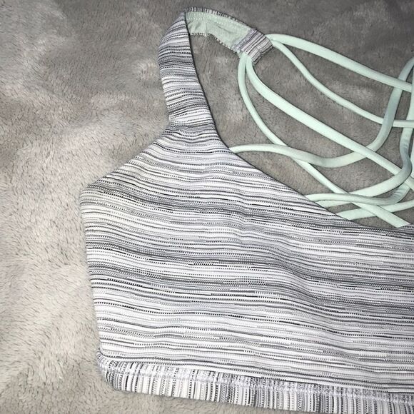 Lululemon FTB Wild Bra - Picture 3 of 6